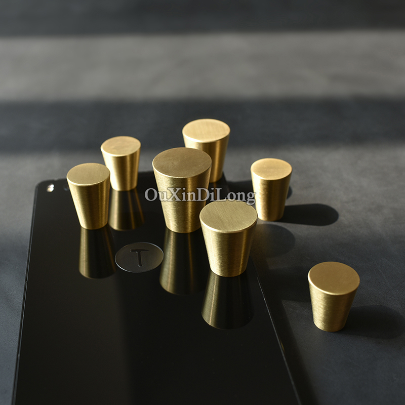 Lot de 10 poignées de meuble e - Furniture Hardware Brands avis et prix